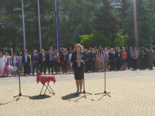 Вицепрезидентът Илияна Йотова се включи в честванията за Празника на Розата в Казанлък