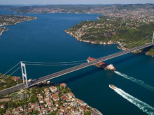 Турция драстично вдига таксите за преминаване през проливите