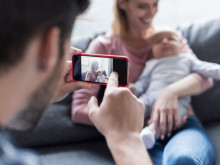 Експеримент: Колко можем да разберем за едно дете от социалните мрежи на майка му? 