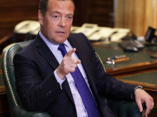 Медведев призова руските сили да започнат настъпление в Украйна
