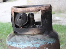 Гръмнала газова бутилка причини огромни щети в петричко село