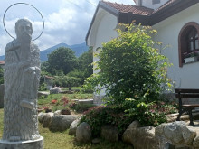 Триметровата скулптура на светеца – покровител на българите