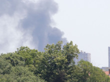 Голям пожар гори в източната част на Пловдив, хвърчат пожарни