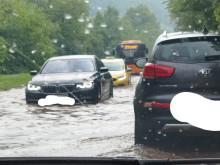 Наводнение на пътя Панчарево - Кокаляне