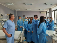 Ученици от Езиковата гимназия в Смолян се запознаха с лекарската професия