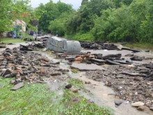 Акад. Денков изисква спешни мерки от областните управители срещу наводнения и свлачища