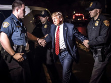 Арестуваха бившия американски президент Доналд Тръмп