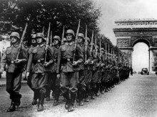 На този ден в историята: Нацистите нахлуват в Париж