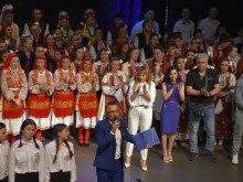 Деца на Благоевград показаха таланта си пред пълна сцена