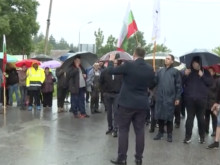 Протестиращи блокираха прoхода Петрохан