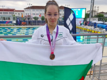 Бронз за Катрин Радичева от турнир по плуване за юноши и девойки в Гърция