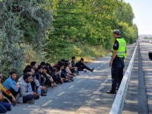 Разбиха мрежа за трафик на хора от Турция през България към Западна Европа