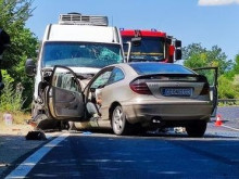 Трима души пострадаха при тежка катастрофа на Подбалканския път