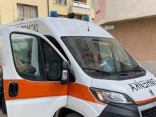 Украинка удари колата си в автобус, пострада дъщеря й