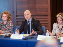 Министър Славов: Доверието в съдебната система в България системно не е високо