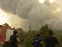 Пожарът в Еврос продължава да гори