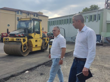 Продължава работата на Общината по възстановяване на всички спортни съоръжение в Сливен