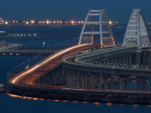 Русия е спряла три нощни атаки на безпилотни катери над Кримския мост