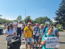 Бургазлии излязоха на протест заради некачествен ВиК ремонт