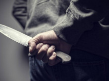 Клиент нападна с нож и рани таксиметров шофьор в Ямболско
