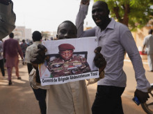 Хунтата в Нигер води преговори за 