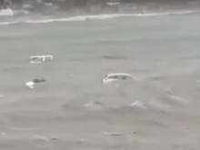 Потоп по Южното Черноморие, каравани и коли са в морето