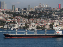 Три кораба с металургична продукция успяха да излязат от Украйна по новия коридор през Черно море