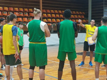 14 баскетболисти от школата и чужбина започнаха подготовка с Шумен