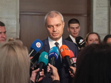 Заради бедстващите по морето и скандала със съветника: Костадинов поиска оставката на Тагарев