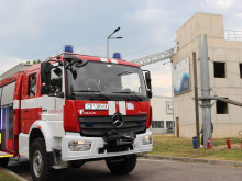 Оборудват пожарната с нови автомобили и техника