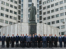 СВР на Русия откри огромен паметник на Феликс Дзержински, който гледа към 