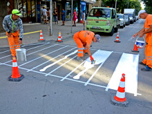 Обновяват пешеходната маркировка около училищата във Варна