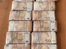 Турски гражданин опита да вкара голяма сума пари през границата на България