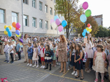 Над 17 хиляди ученици посрещнаха днес първия учебен ден в Стара Загора