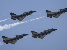Над сто китайски бойни самолета са прелетели близо до зоната за противовъздушна отбрана на Тайван
