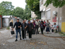 Незрящи протестират срещу продажба на техни имоти в Пловдив