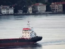 Експлозия на борда на товарен кораб в румънско пристанище, изпратен е миночистач