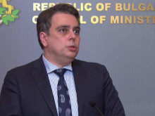 Асен Василев: Данъчната ставка за ресторантьорите остава 20%