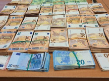 Митничари откриха скрити в автомобил 110 000 евро