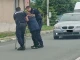 Снимка на полицаи и възрастна жена стана абсолютен хит в мрежата