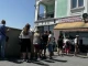 Опашка се изви пред едно от най-посещаваните места в Пловдив въпреки жегата