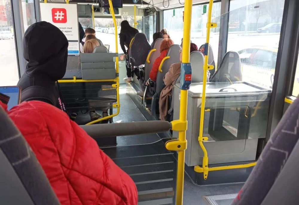 Чист автобус отвътре