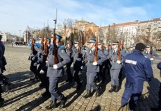 Отслужиха Божествена литургия и осветиха бойните знамена във връзка с Богоявление в столицата