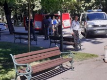 Първи кадри от мястото в центъра на Пловдив, на което мъж почина внезапно