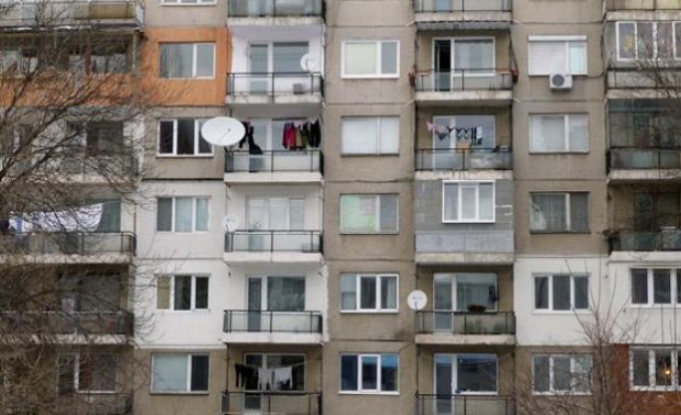 Само около половината жилищни сгради в България биха издържали силно