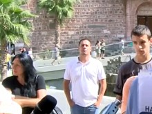 И хора без деца на "спонтанния" протест срещу маските в училищата в Пловдив