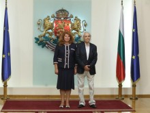 Радев поздрави автора на "Време разделно"