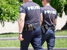 Арестуваха 16-годишен тийнейджър, изплюл се в лицето на полицай