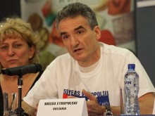Васил Етрополски създава Академия за фехтовка и възражда престижен турнир