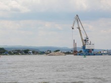 Положиха тръбопровода във Варненското езеро